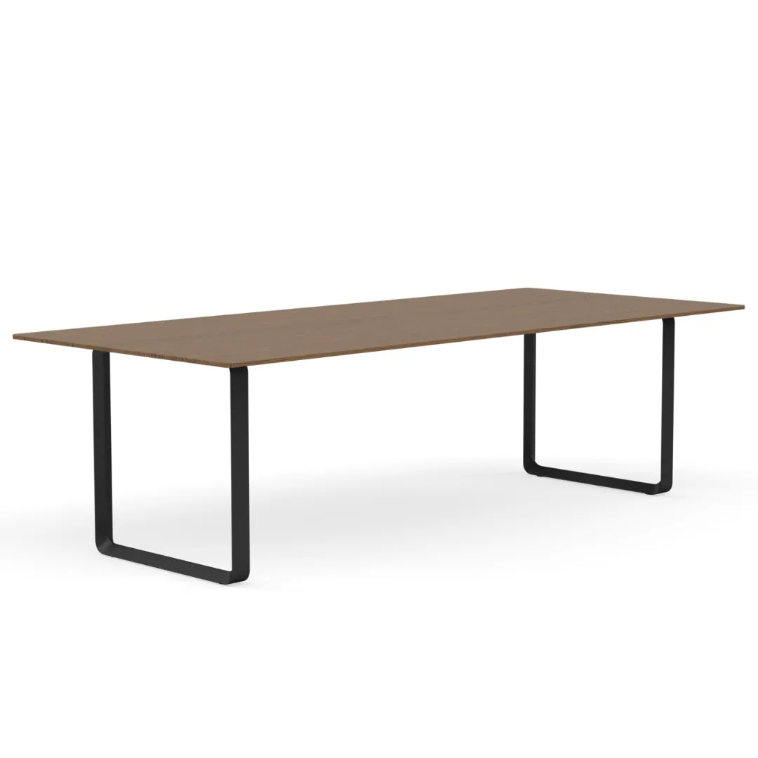 70/70 Table 255 x 108