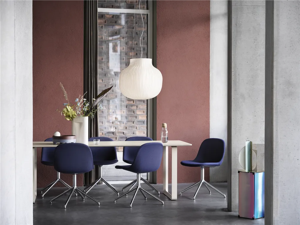 70/70 Table 255 x 108