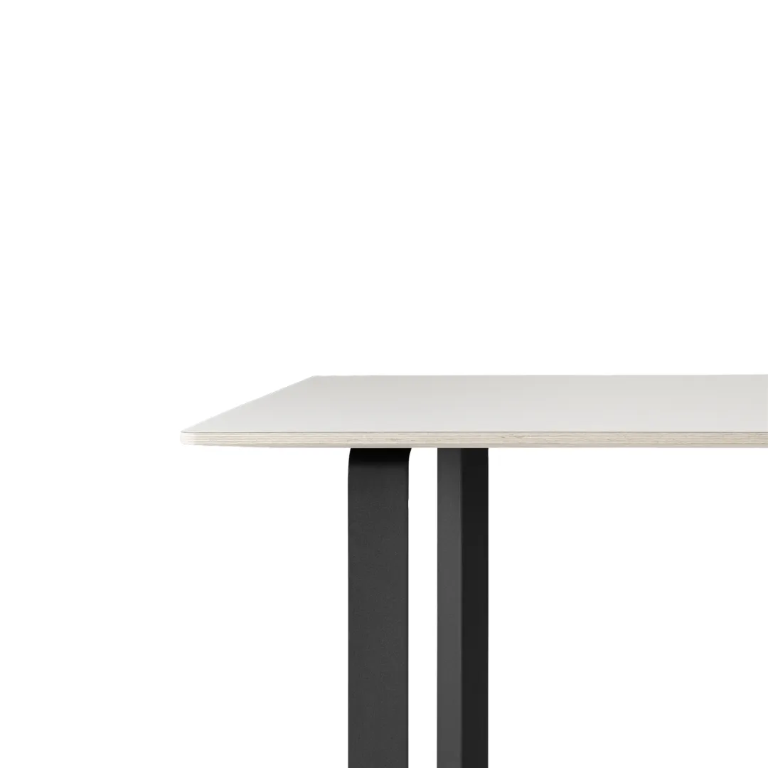 70/70 Table 255 x 108