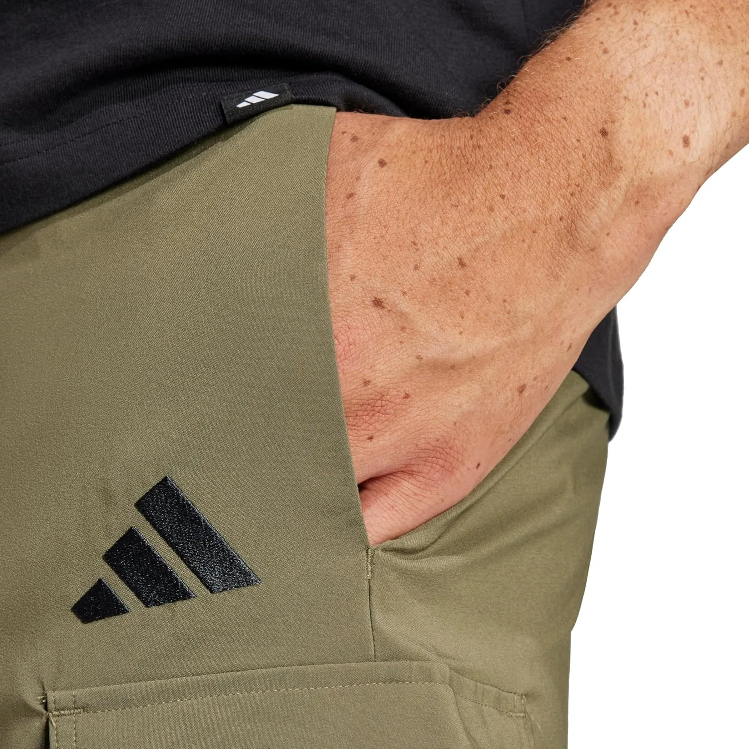adidas Men's Essentials Small Logo Cargo Chelsea Shorts