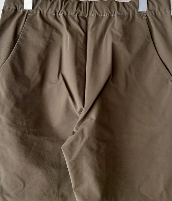 Goldwin/ONE TUCK TAPERED STRETCH PANTS (TAUPE GRAY)