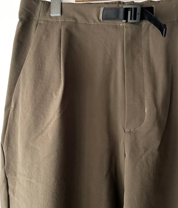 Goldwin/ONE TUCK TAPERED STRETCH PANTS (TAUPE GRAY)