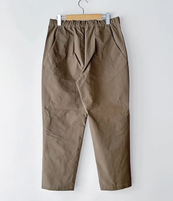 Goldwin/ONE TUCK TAPERED STRETCH PANTS (TAUPE GRAY)